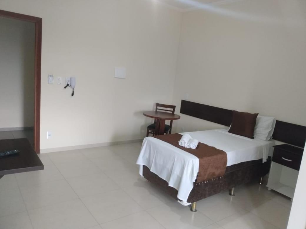 Hotel Martins Pouso Alegre Esterno foto
